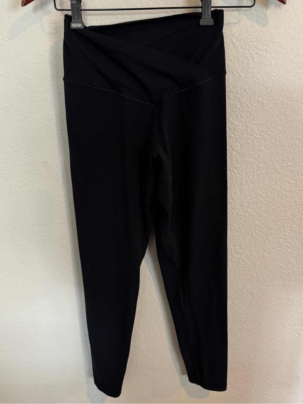 aerie 7/8 Real Me Black High-Rise Crossover Waist Leggings Medium